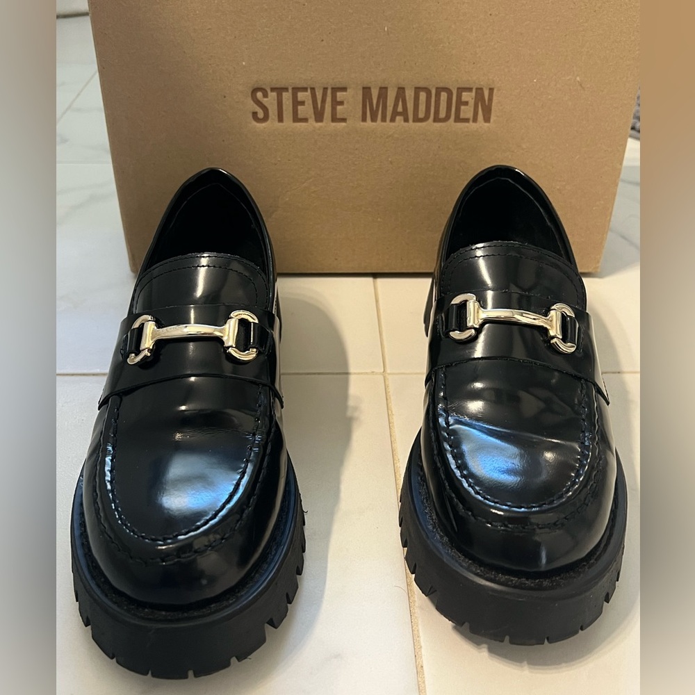 Steve Madden Women’s Patent Leather Black Platform Loafer with Gold Horse Bit.